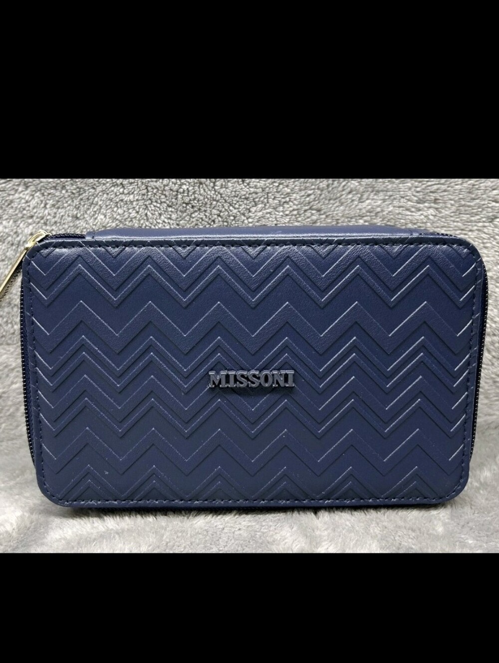 Missoni x Delta One Exclusive Premium Amenity Kit Travel Pouch Navy Chevron